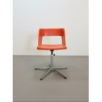 Italiaans vintage design bureau met stoel en bureaulamp